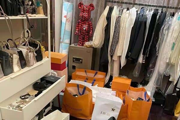 昂仁县回收一线品牌衣服